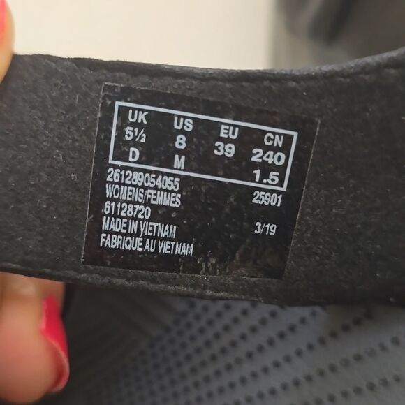 CLARKS Womens  Black Stretch Top Sandals‎ sz 8 M - Picture 4 of 7